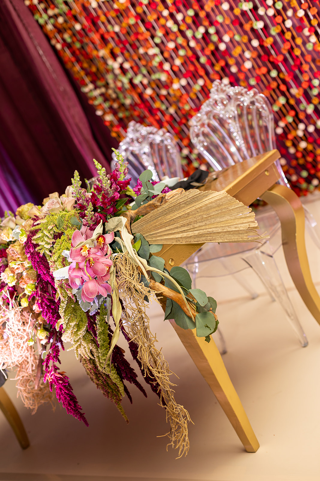 Mesa de novios de madera dorada