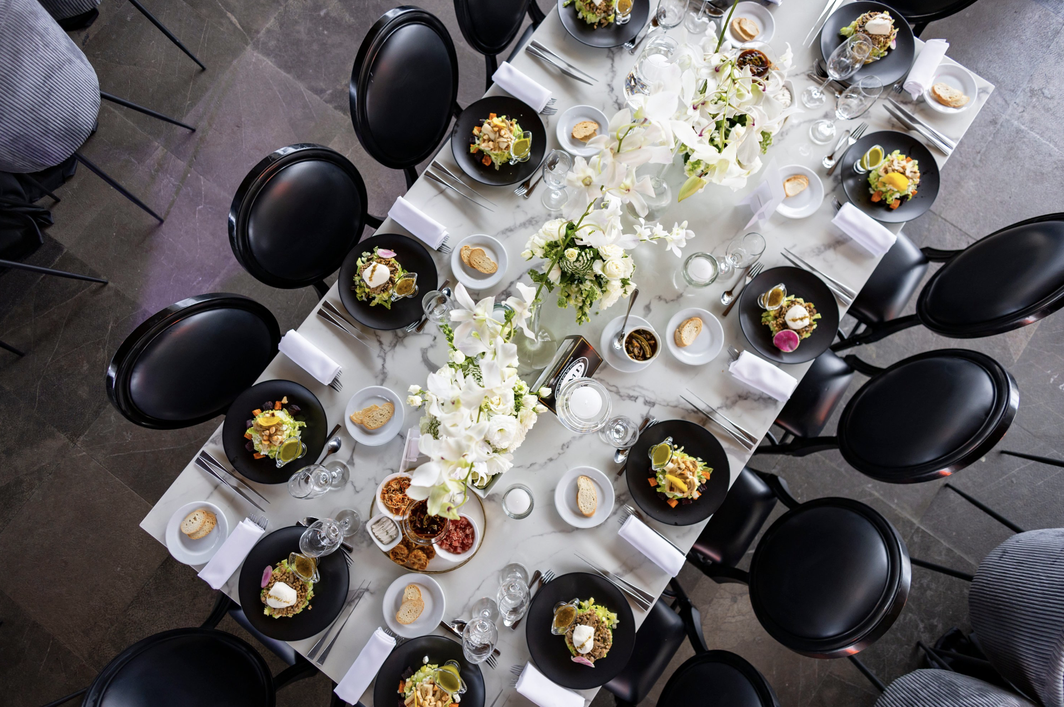 Cubierta rectangular dicori mármol blanco con base cromada