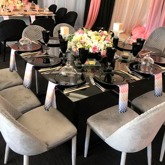 Mesa de cristal negro cuadrada