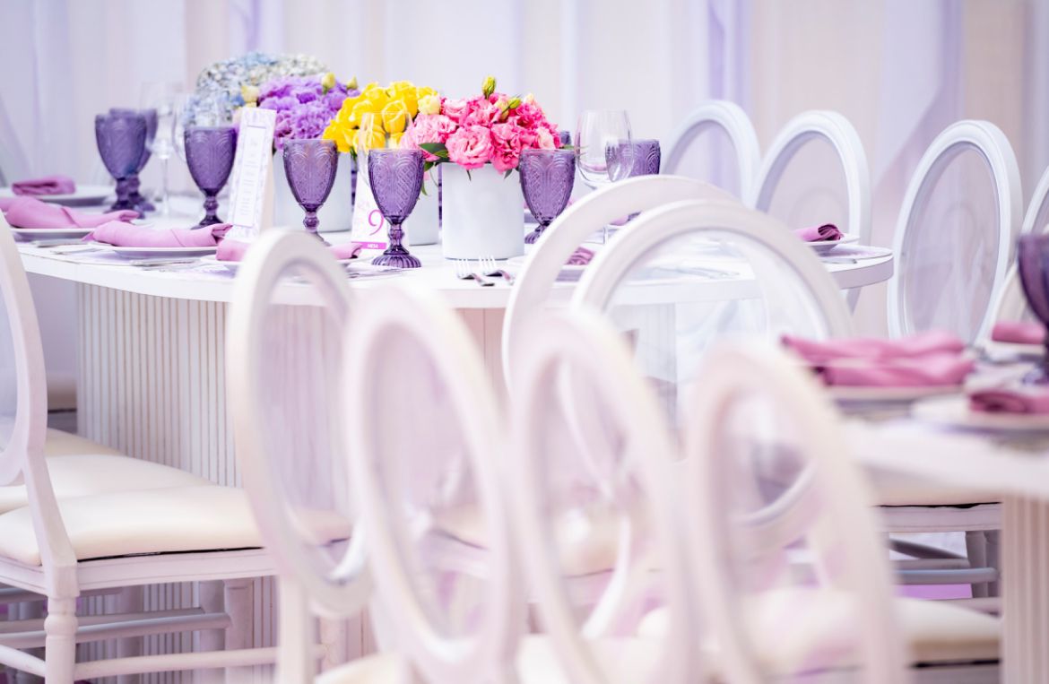 Luis XV Blanca con Cojín blanco y Respaldo transparentes